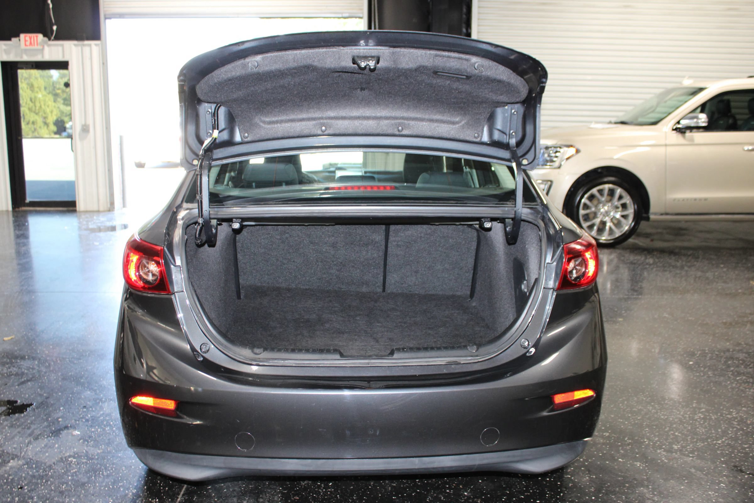 Used 2015 MAZDA MAZDA3 i Sport FWD image 30