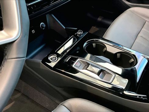 New 2027 Audi Q6 e-tron Premium Plus image 7