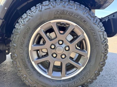 Used 2021 Jeep Gladiator Overland AWD/4WD image 29