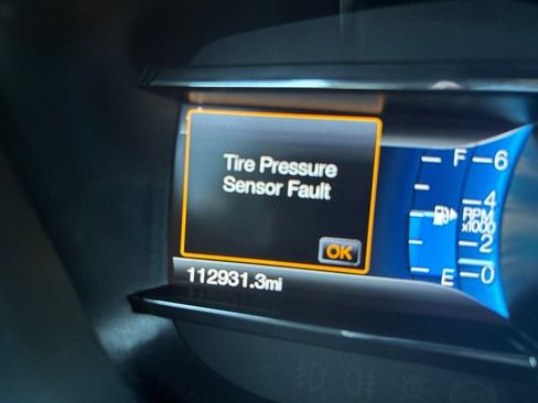 Used 2017 Ford Explorer XLT w/ Equipment Group 202A AWD/4WD image 22