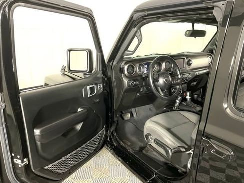 Used 2019 Jeep Wrangler Unlimited Sport S image 24