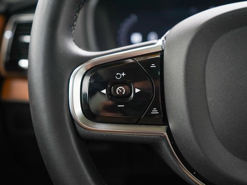 Used 2023 Volvo XC90 B6 Plus AWD/4WD image 27