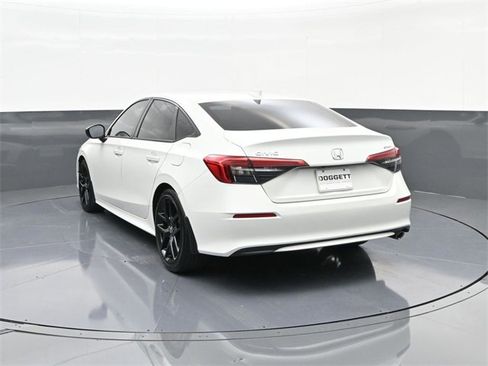 Used 2024 Honda Civic Sport image 8