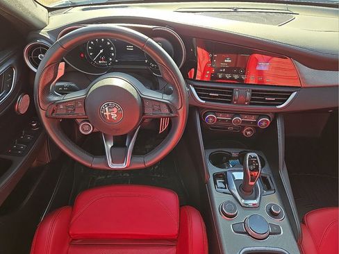 Used 2024 Alfa Romeo Giulia Veloce image 20