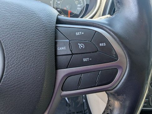 Used 2019 Jeep Cherokee Limited AWD/4WD image 15