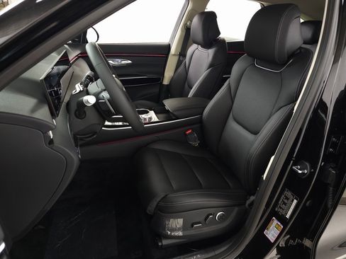 Used 2026 Genesis GV70 2.5T image 11