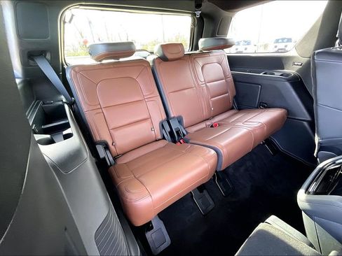 Used 2023 Lincoln Navigator Reserve image 27