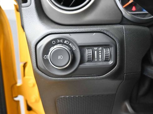Used 2021 Jeep Wrangler Sport AWD/4WD image 10