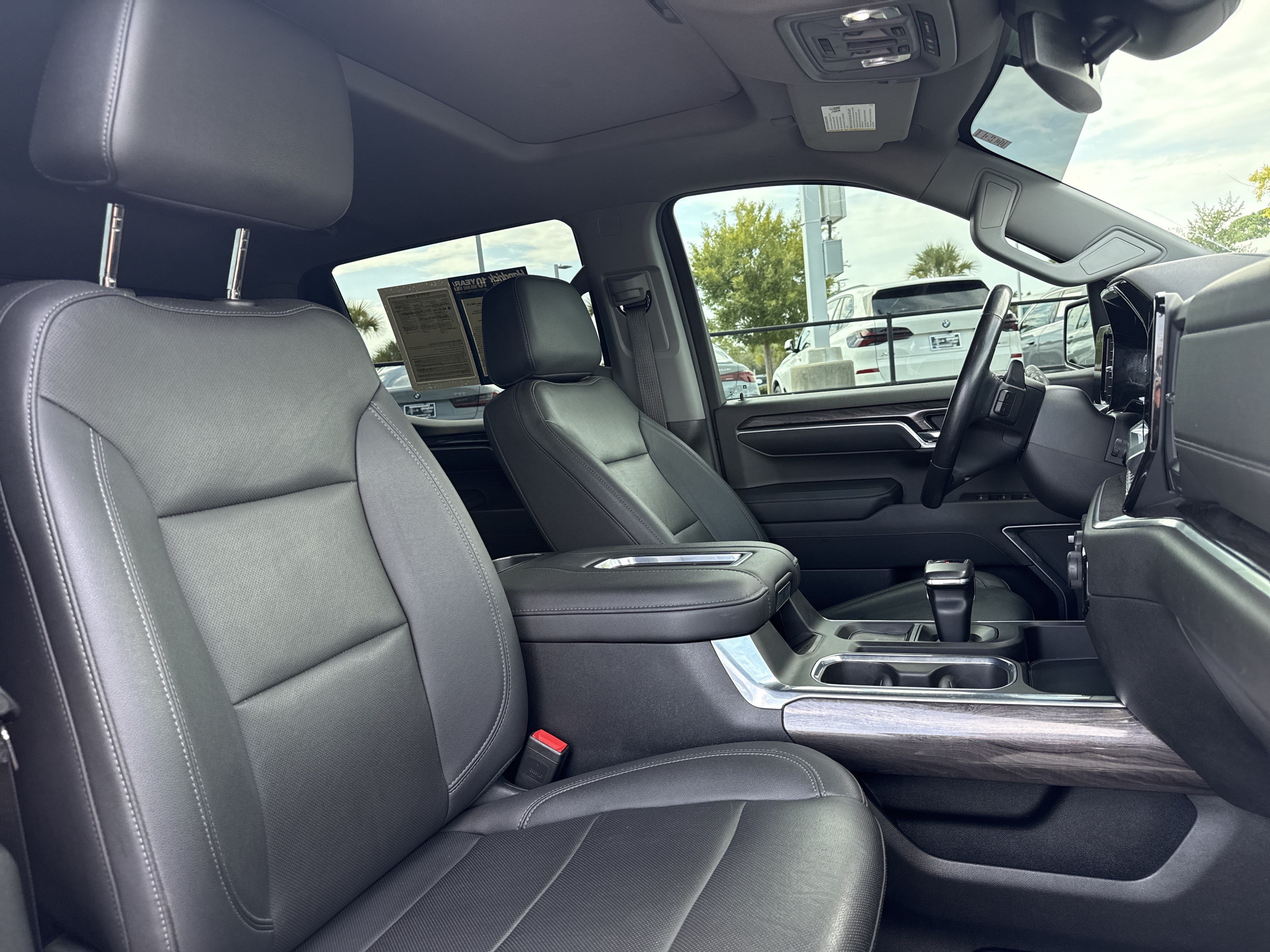 Used 2022 Chevrolet Silverado 1500 LTZ w/ LTZ Premium Package AWD/4WD image 33