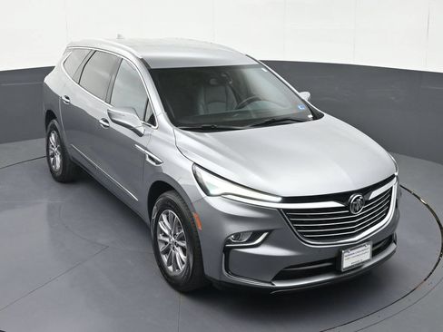 Used 2023 Buick Enclave Essence AWD/4WD image 29