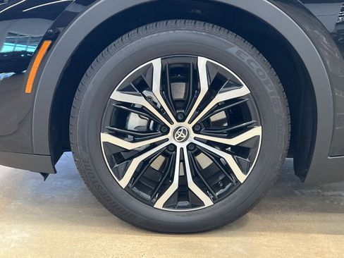 Used 2026 Toyota Crown XLE image 10