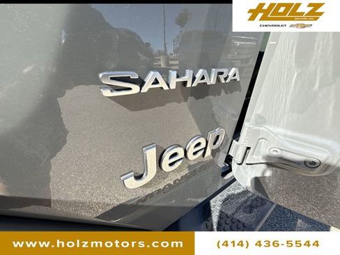 Used 2021 Jeep Wrangler Unlimited Sahara w/ Cold Weather Group image 31
