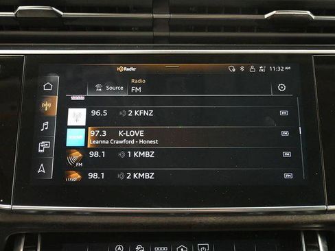 Used 2023 Audi Q8 Premium image 21