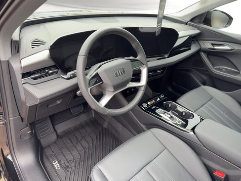 New 2025 Audi Q6 e-tron Premium image 4