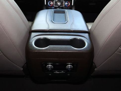 Used 2023 GMC Yukon SLT w/ SLT Luxury Package RWD image 12