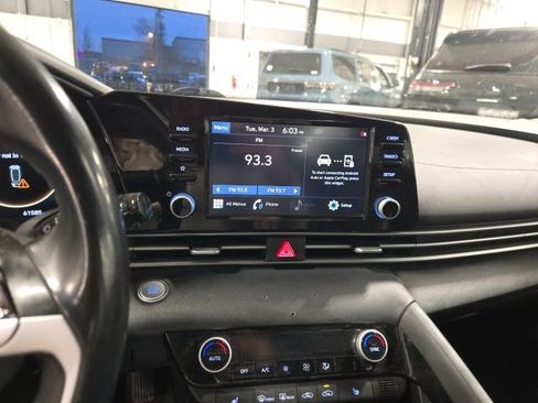 Used 2021 Hyundai Elantra SEL w/ Convenience + Premium Package image 15