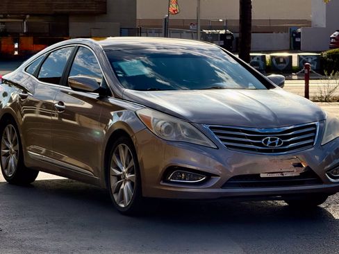 Used 2013 Hyundai Azera w/ Technology Pkg FWD image 3