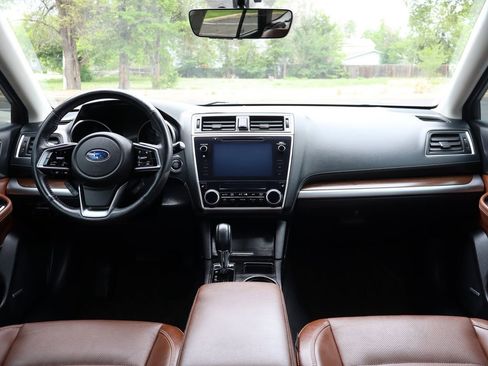 Used 2018 Subaru Outback 2.5i Touring w/ Popular Package #3 AWD/4WD image 16