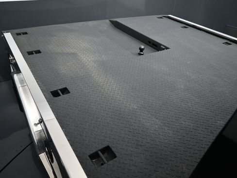 Used 2024 GMC Sierra 3500 SLT w/ SLT Convenience Package image 46