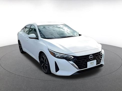 Used 2024 Nissan Sentra SV image 3