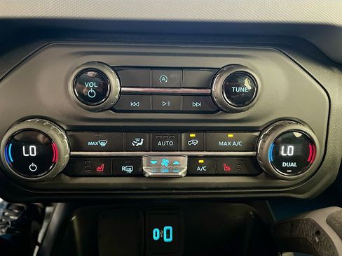 Used 2024 Ford Bronco Big Bend image 16