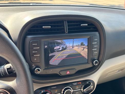 Used 2025 Kia Soul LX w/ LX Technology Package FWD image 21