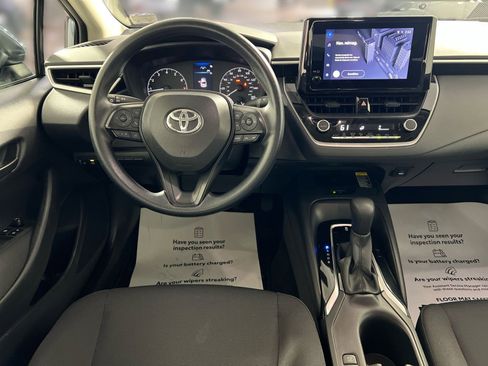 Used 2025 Toyota Corolla LE w/ LE Premium Package FWD image 24