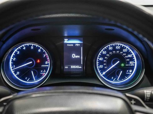 Used 2018 Toyota Camry SE image 24