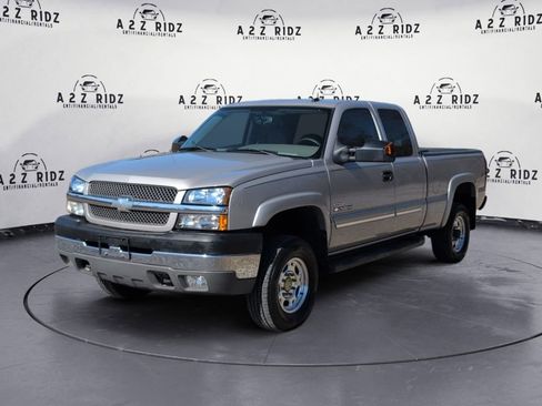 Used 2004 Chevrolet Silverado 2500 LT w/ Heavy-Duty Power Package image 3