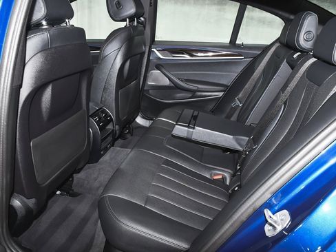 Used 2023 BMW 530i xDrive w/ Premium Package image 69