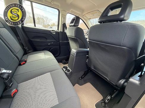 Used 2009 Jeep Compass Sport image 18