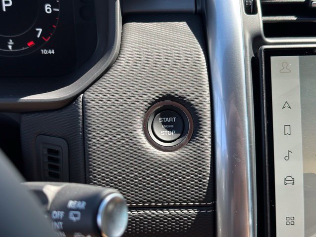 New 2026 Land Rover Discovery Limited Edition AWD/4WD image 12