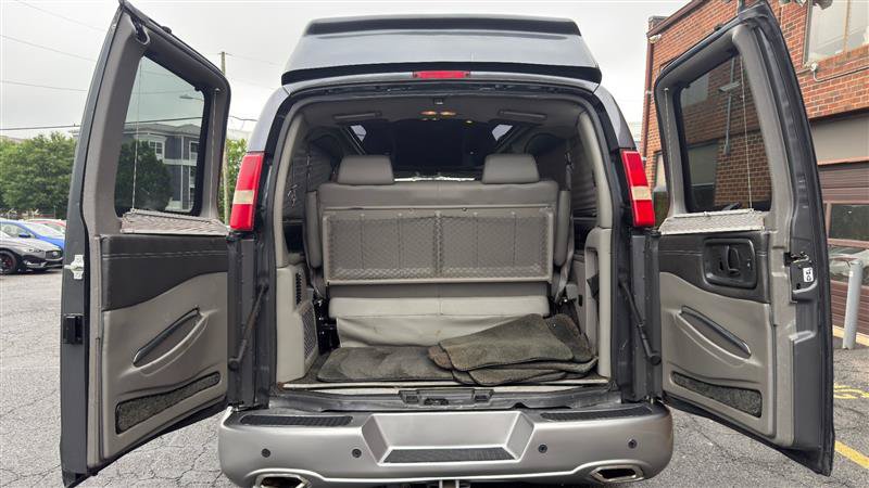 Used 2015 Chevrolet Express 2500 Extended RWD image 12