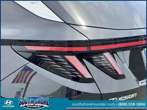 Certified 2023 Hyundai Tucson Limited AWD/4WD image 11