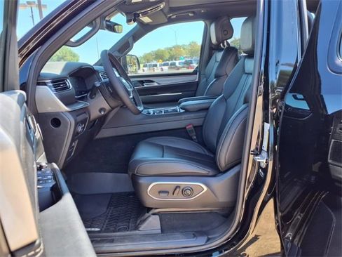 New 2025 Jeep Wagoneer Series II image 14