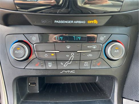 Used 2018 Ford Focus Titanium image 29