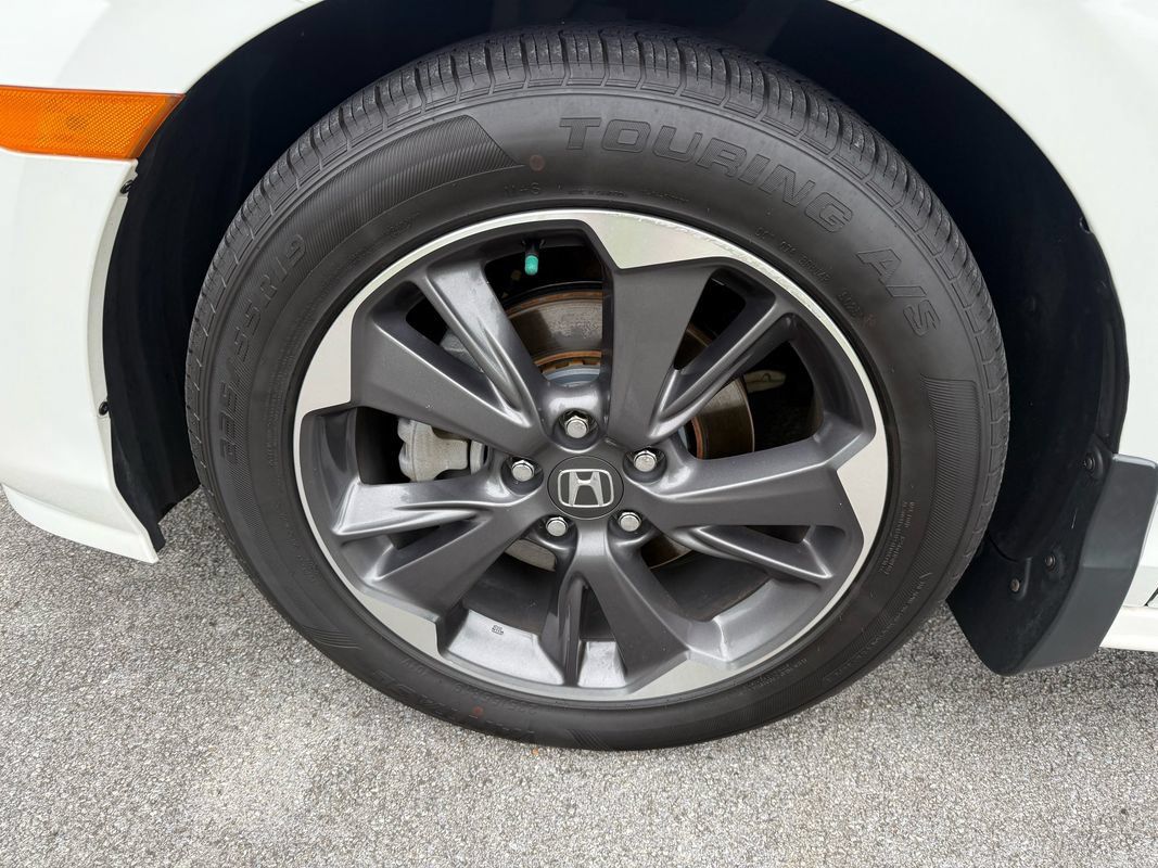 Used 2023 Honda Odyssey Elite image 11
