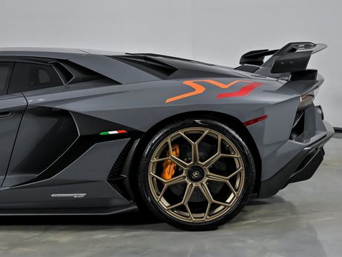 Used 2019 Lamborghini Aventador SVJ image 10