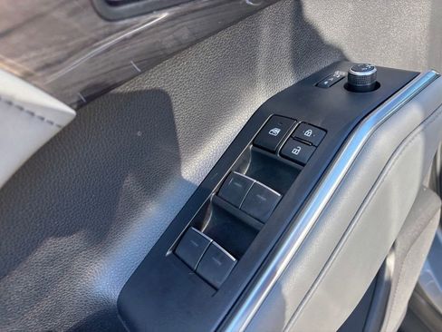 Certified 2025 Toyota Highlander Limited image 25