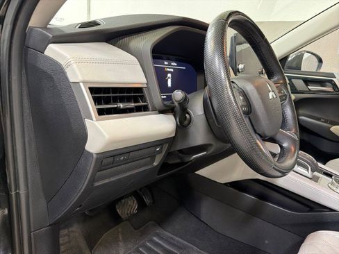 Used 2022 Mitsubishi Outlander SEL image 15