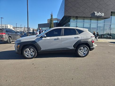 New 2026 Hyundai Kona SE image 5