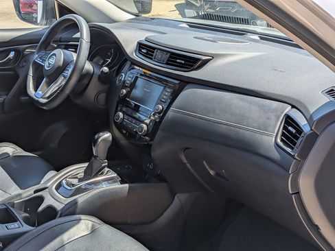 Certified 2019 Nissan Rogue SL w/ Premium Package AWD/4WD image 33