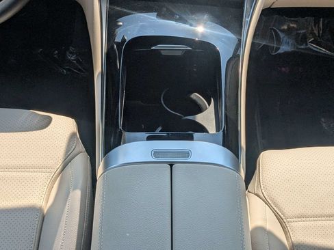 Used 2024 Mercedes-Benz GLC 300 4MATIC image 20