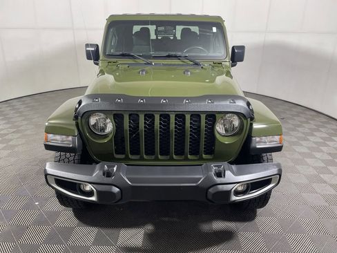 Used 2023 Jeep Gladiator Sport AWD/4WD image 2