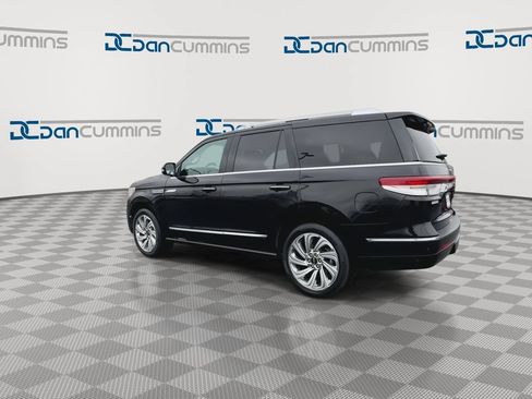 Used 2024 Lincoln Navigator Reserve AWD/4WD image 6
