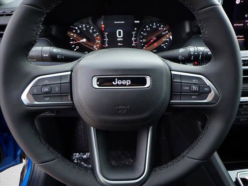 New 2026 Jeep Compass Latitude image 12