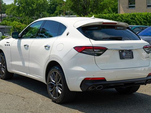 Used 2023 Maserati Levante Modena AWD/4WD image 5