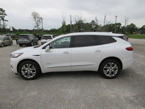 Used 2021 Buick Enclave Avenir w/ Avenir Technology Package FWD image 8