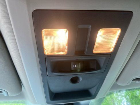 Used 2017 RAM 1500 Classic SLT AWD/4WD image 15