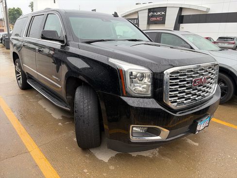 Used 2019 GMC Yukon XL Denali w/ Open Road Package AWD/4WD image 2